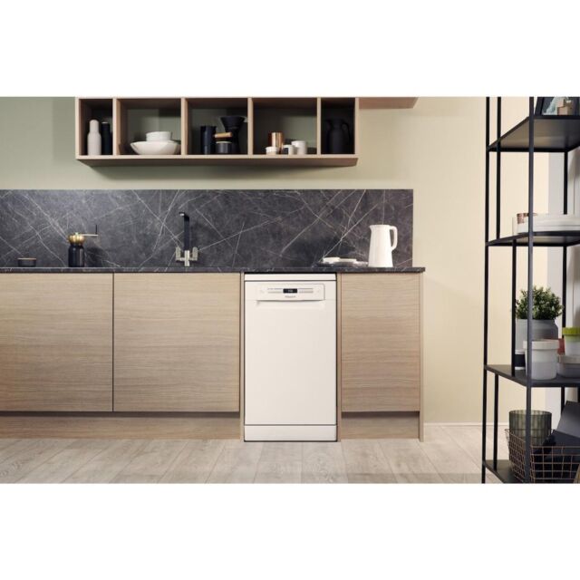 Hotpoint HSFO 3T223 W X UK N White, Slimline Dishwasher 10 Place