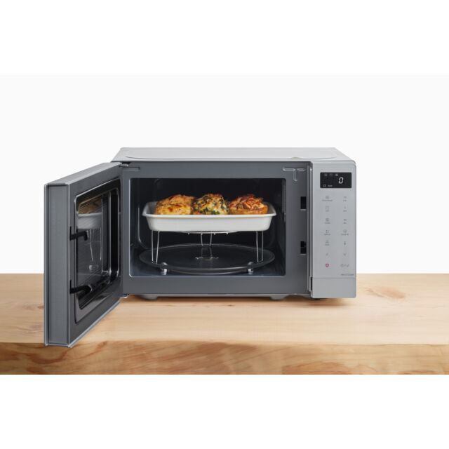 Panasonic Uk NN-GT23QMBPQ Silver, 800W Microwave Grill Silver