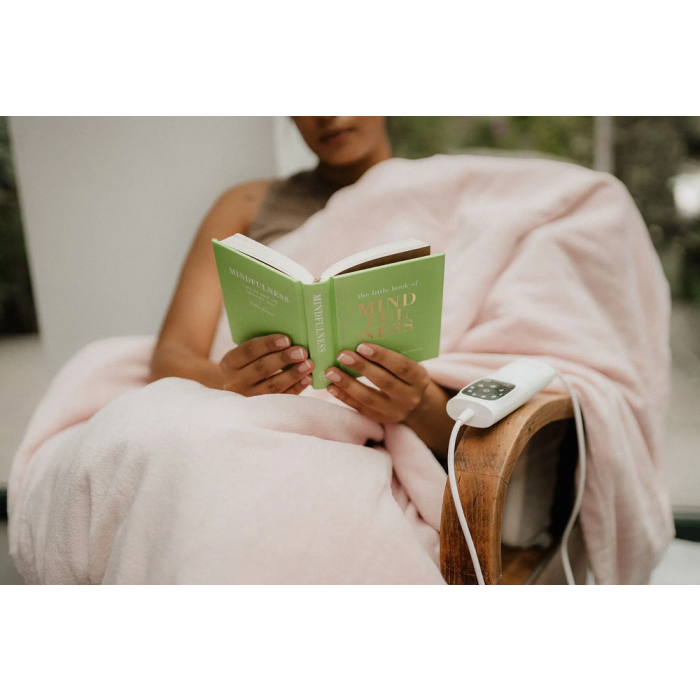 dreamland relaxwell luxury heated throw